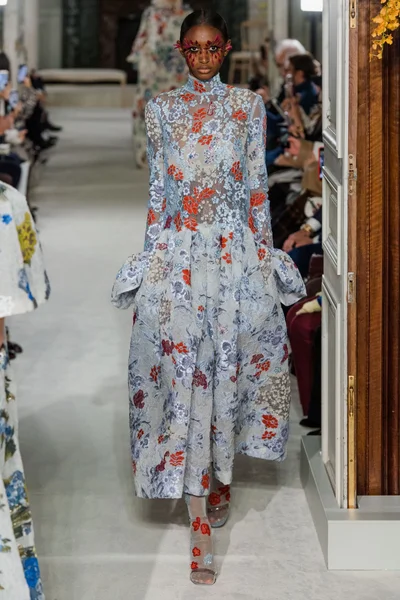 Look 30